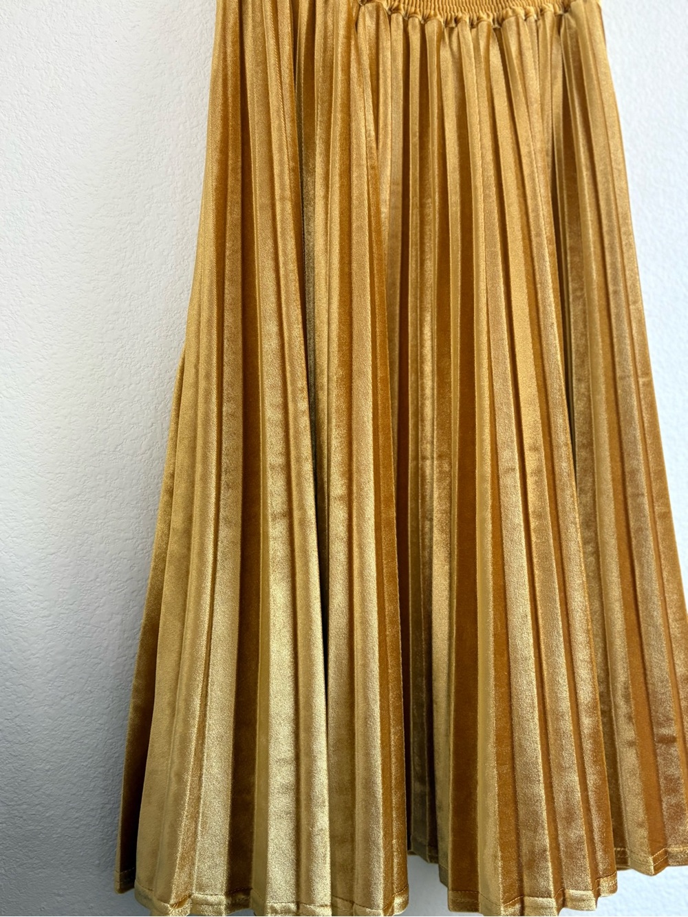 a new day Velvet Mustard Gold Pleated Midi Skirt w/ Elastic Waistband NWOT - Picture 4 of 8